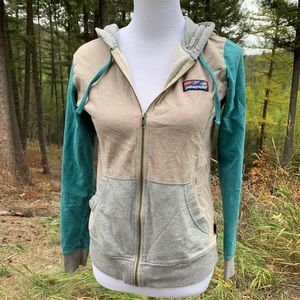 Women’s Patagonia Sweatshirt